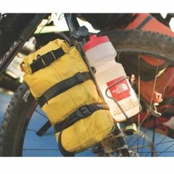 Cage De Bikepacking 2 En 1 Sur Fourche Vélo Outpost Cargo Blackburn -Apidura Soldes cage bikepacking fourche blackburn 5