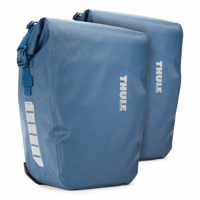 Double Sacoche Bleue Sur Porte-bagages 25L Shield Pannier Thule 3 Double Sacoche Bleue Sur Porte-bagages 25L Shield Pannier Thule