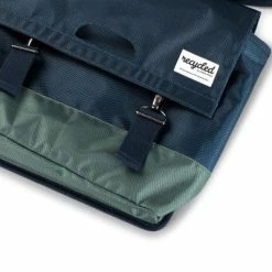 Double Sacoche Vélo étanche En Matériau Recyclé 40L Urban Proof 10 Double Sacoche Vélo étanche En Matériau Recyclé 40L Urban Proof -Apidura Soldes double sacoche velo etanche en materiau recycle 40l urban proof full 3