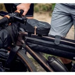 Sacoche De Cadre 4L Noire Bikepacking TopTube Ortlieb 11 Sacoche De Cadre 4L Noire Bikepacking TopTube Ortlieb -Apidura Soldes sacoche de cadre 4l noire bikepacking toptube ortlieb full 4