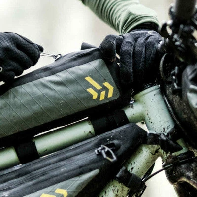 Sacoche De Cadre Vélo Bikepacking Et Gravel Backcountry Apidura 8 Sacoche De Cadre Vélo Bikepacking Et Gravel Backcountry Apidura – Image 6