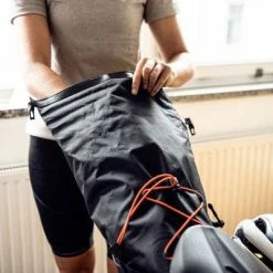 Sacoche De Selle étanche Noir Mat Bikepacking Ortlieb -Apidura Soldes sacoche de selle etanche noir mat bikepacking ortlieb full 5