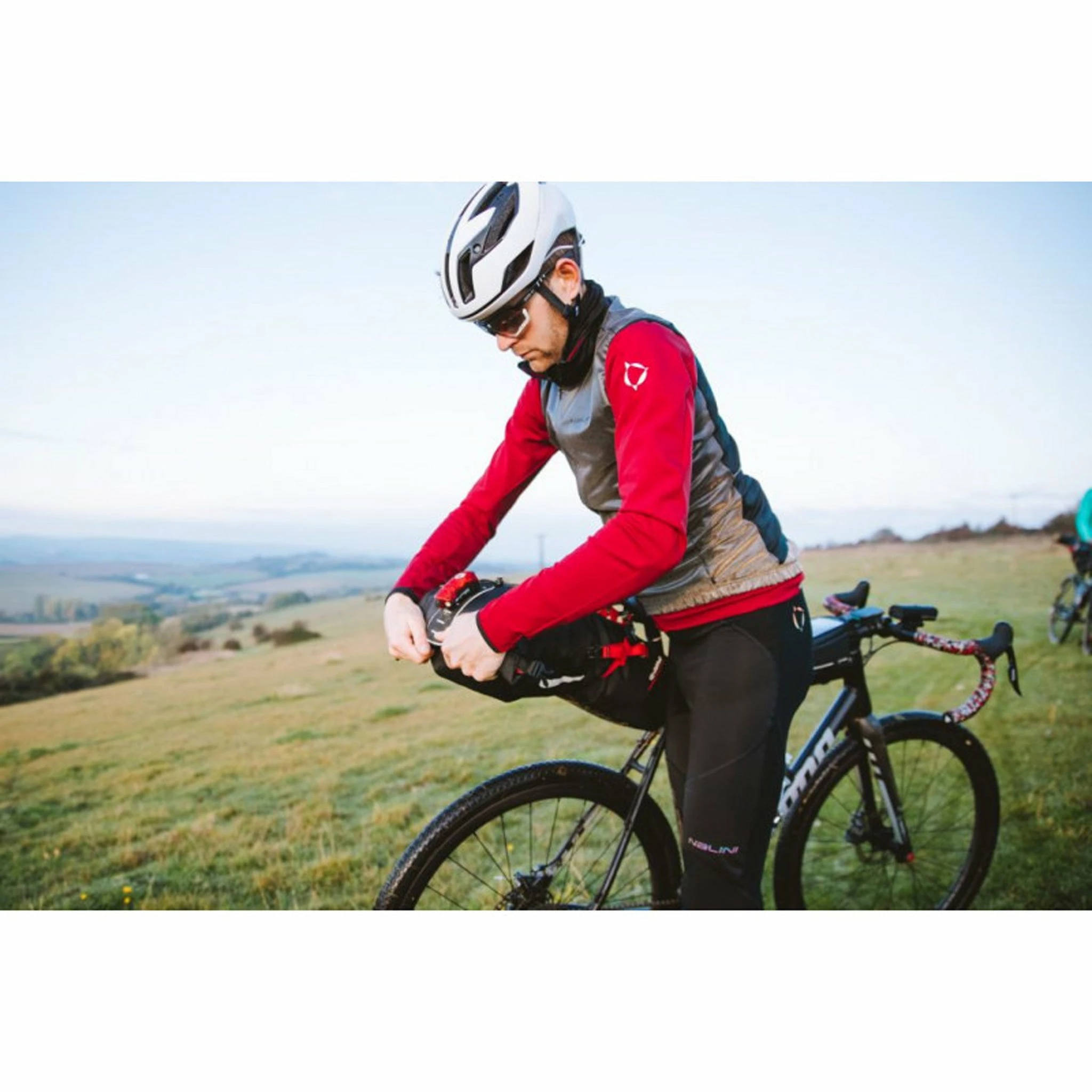 Sacoche De Selle Vélo Pour Le Bikepacking Z Adventure R11 Zefal 6 Sacoche De Selle Vélo Pour Le Bikepacking Z Adventure R11 Zefal – Image 4