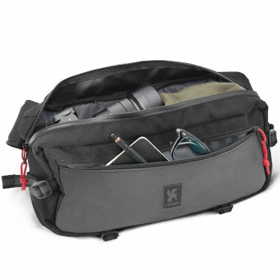 Chrome Industries Sacoche Vélo Bandoulière Réfléchissante Kadet Chrome Night 4 Chrome Industries Sacoche Vélo Bandoulière Réfléchissante Kadet Chrome Night – Image 2