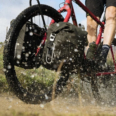 Sacoche Vélo Gravel Brooks étanche Sur Porte-bagages 13L Scape 8 Sacoche Vélo Gravel Brooks étanche Sur Porte-bagages 13L Scape – Image 6