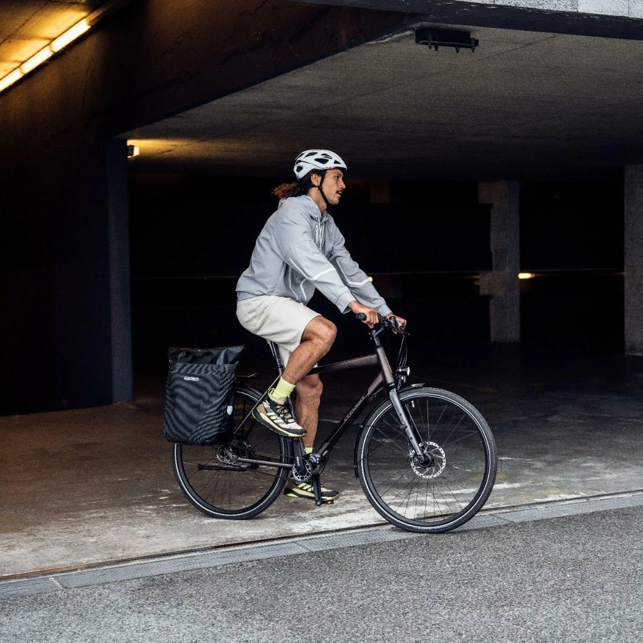 Sacoche vélo réfléchissante Vario PS High Visibility Ortlieb Sacoche Vélo Réfléchissante Vario PS High Visibility Ortlieb -Apidura Soldes sacoche velo ortlieb vario p high visibility 7